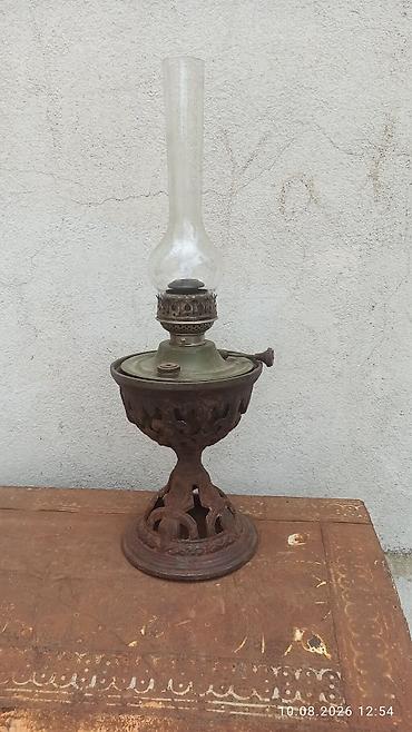 elektrik skuter: Antik kerosin lampası – döküm ayaqlı, bəzəkli korpuslu 1930 il - — 1