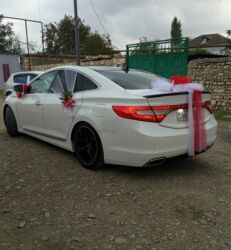 Hyundai: Hyundai Grandeur: 2.2 l | 2015 il Sedan — 17