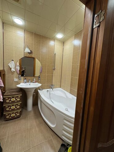 Yeni tikili: 3-cü mikrorayon, 3 otaqlı, Yeni tikili, m. Memar Əcəmi, 102 kv. m — 14