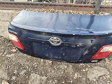 camry 75 se: Крышка багажника Toyota Camry (SE), синего цвета. - Оригинальная — 2