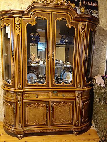 stolu: Klassik üslubda vitrinli bufet - Material: keyfiyyətli bərk ağac və — 1
