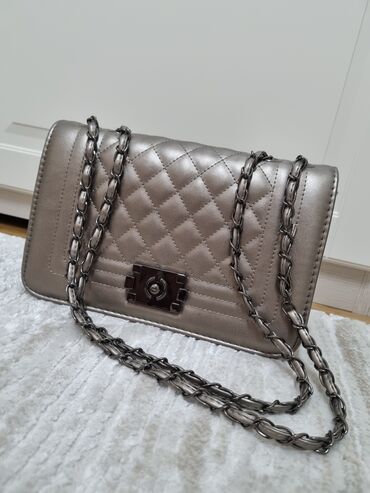 fendi torbe cene: Elegant purse