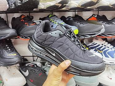 95 triple black: 41 do 46 
Cena 3200 din✅️ ⭐
O — 1