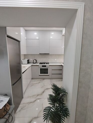 Uzunmüddətli kirayə mənzillər: 2 otaqli menzil kiraye verilir.Yashamaq ucun butun serayet var.Depozit — 7