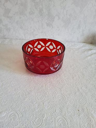 kəsik əl şəkilləri: Qırmızı kəsim naxışlı şüşə qab - Material: qalın şüşə - Rəng: tünd — 1
