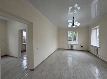 продаю дом в кок жаре: Дом, 80 м², 4 комнаты, Агентство недвижимости, Косметический ремонт