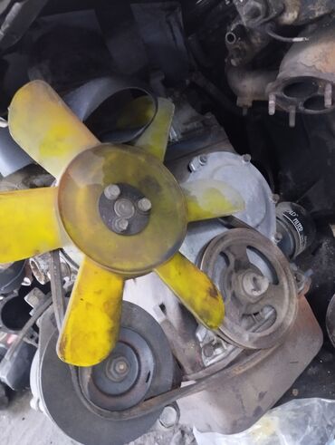 Sbor motorlar və silindr başlıqları: VAZ (LADA) VAZ 2106, 1.6 l, Benzin, 2006 il, İşlənmiş