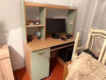 шкаф для одежды на заказ: Компьютерный стол, Б/у, С полками