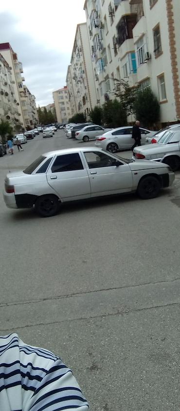 ət masini satisi: Avtomobil: Sedan, gümüşü rəng Model xətti: Çox güman ki, VAZ 2110 — 3