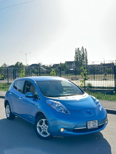 Nissan: Nissan Leaf: 2011 г., 0.5 л, Вариатор, Электромобиль, Хэтчбэк