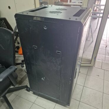 Serverlər: Shturmann rack Cabın 2 ededdır sekılde gorunduyu kımı cox az ıstıfade — 8