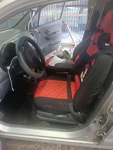 Другие автомобили: Компактный хэтчбек серебристого цвета (5 дверей). Основные — 10