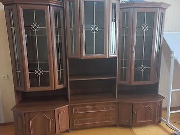 zal qapıları: Klassik üslubda iri ölçülü qonaq otağı divar mebeli - Material: ağac — 1