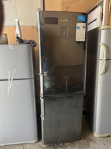 dispenser satilir: İşlənmiş 2 qapılı Samsung Soyuducu Satılır, rəng - Gümüşü, Dolab içi — 5