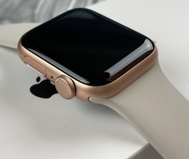 часы настеные: Apple watch se 40mm состояние идеальное батарея 100% оригинал