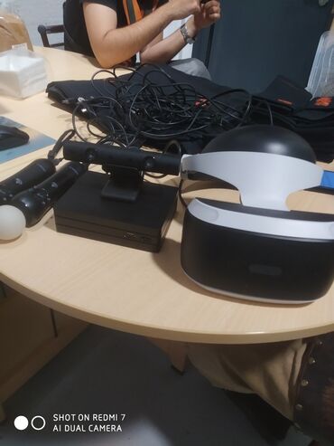 playstation satış: PS4 VR ( 2 çi versiya yeni əl ayaqa çox dolaşmir rahat di ) ful