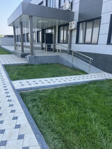 продается жилой дом с большим участкам в село кунтуу: Сдаю Офис, 90 м², С юридическим адресом