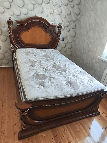 mebel alanlar: İşlənmiş, Təknəfərlik çarpayı, Bazasız, Matras ilə, Siyirməsiz, İtaliya — 1