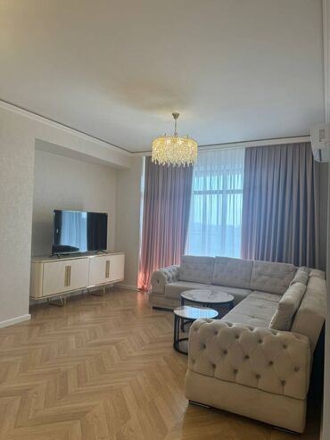 Uzunmüddətli kirayə mənzillər: Tiblisi Prospektə Grand Həyatda 27 mərtəbəli binanın 27-ci 3 otaqlı — 2