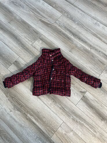 пиджак красный: Курточка на 4-5 лет теплая - стильная. Брали в Эмиратах почти не