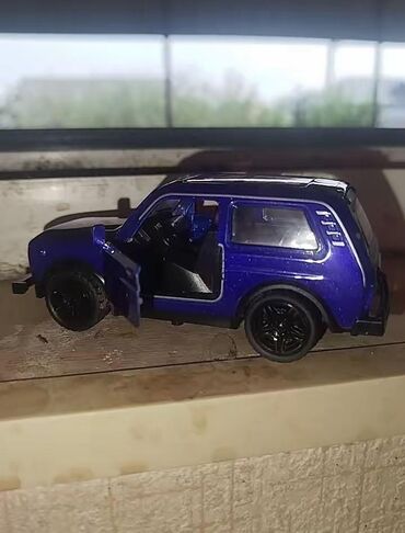 набор юного художника бишкек: Məhsul: Metal oyuncaq avtomobil – off-road/SUV modeli Təsvir: - Gövdə