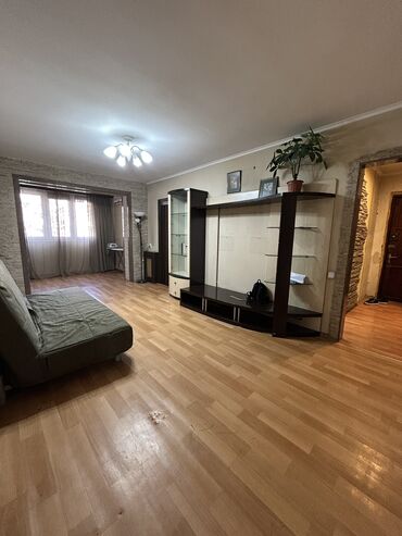 продаю 3 комн квартиру: 3 комнаты, 65 м², 104 серия, 2 этаж, Косметический ремонт