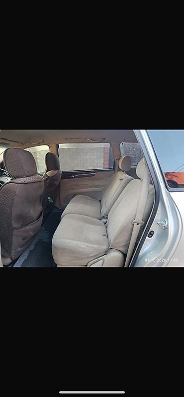 Toyota Ipsum: 2002 г., 2.4 л, Автомат, Бензин, Минивэн