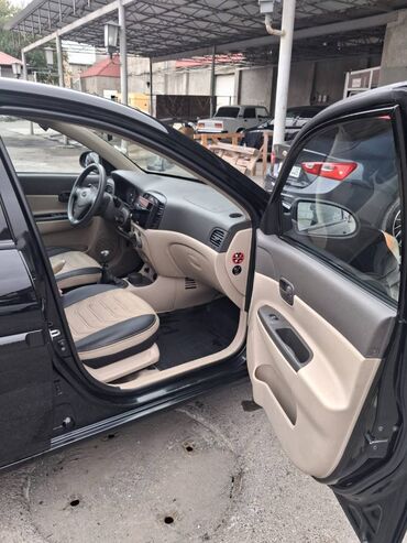 Hyundai: Hyundai Accent: 1.4 l | 2008 il Sedan — 14