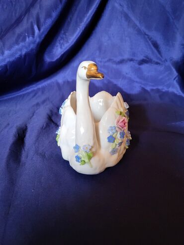 Figure: Figura, bоја - Šareno, Novo — 2