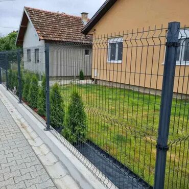 Baštenska dekoracija: Ograda panel 3d 
600 din — 2