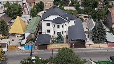 комната кызыл аскер: 🏡 Продается просторный 3-уровневый дом 📍 Кызыл-Аскер, ул. Казакова — 1