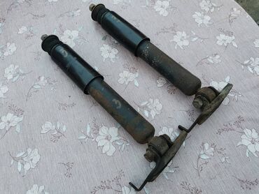 Auto delovi: Prednji amortizer Lada 7 Riva br.3. Polovno, kao novo. Malo bilo na — 2
