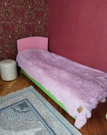 tek neferlik carpayı: Qız üçün, İşlənmiş, Çarpayı, Matras ilə