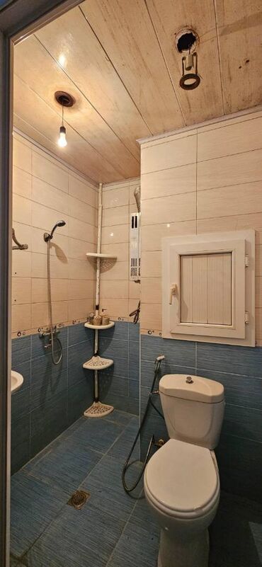 Uzunmüddətli kirayə mənzillər: Memar əcəmi metrosu Əcəmi molnan üzbəüz 5 mərtəbəli binanın 5-ci — 9