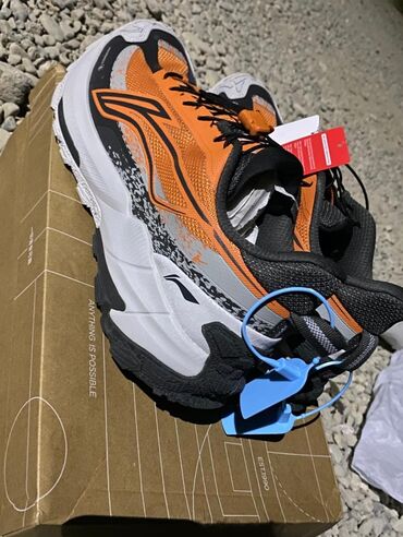 срочно продаю в связи с переездом: Кроссовки для трейлраннинга Li-Ning (оранжево‑чёрно‑серые) -