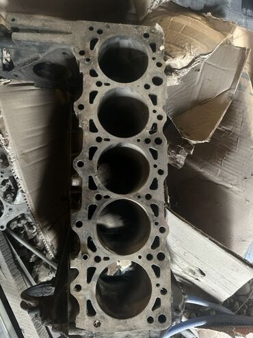 полироль авто: Блок цилиндров двигателя, рядный 5 цилиндровый. Описание: - это не