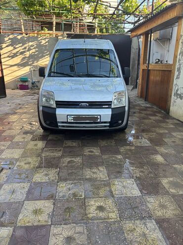 şax doğrayan: Ford Tourneo Connect: 1.8 l | 2006 il 539669 km Universal