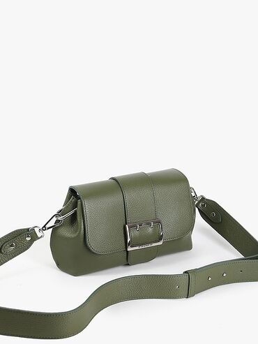 италия сумки: Кожаная сумка - багет в женственном силуэте с широким ремнём зелёный