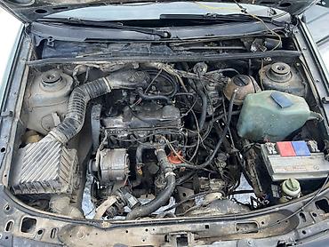 Volkswagen: Volkswagen Passat: 1988 г., 1.8 л, Механика, Бензин, Седан — 12