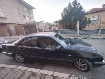 Mercedes-Benz: Mercedes-Benz E 220: 2.5 l. | 1999 έ. Λιμουζίνα — 3