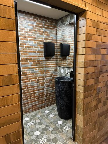 Restoran, kafelər: Tolstoy Pub icarəyə verilir. obyektdə bütün avadanlıqlar var və işlək — 8