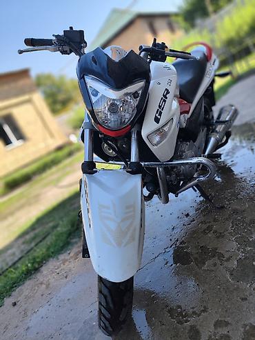 мото 300: Мотоцикл Suzuki GSR 250 (Inazuma) в стиле naked. Мотоцикл в хорошем — 10