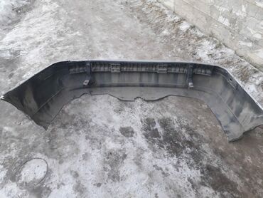 Срочно продаю бампер Митсубиси каризма год выпуска 2004года цвет