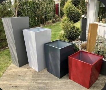 Bitkilər üçün dibçəklər: Xer razmir de özel dibcek istehsal edirik. Qvadrat ve adede gore