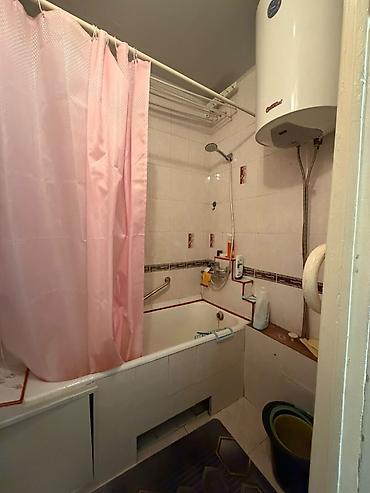 Продажа квартир: 3 комнаты, 62 м², Асанбай мкр 105 серия, 1 этаж — 9