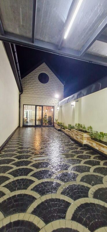 Günlük kirayə evlər: 300 kv. m, 4 otaqlı — 8