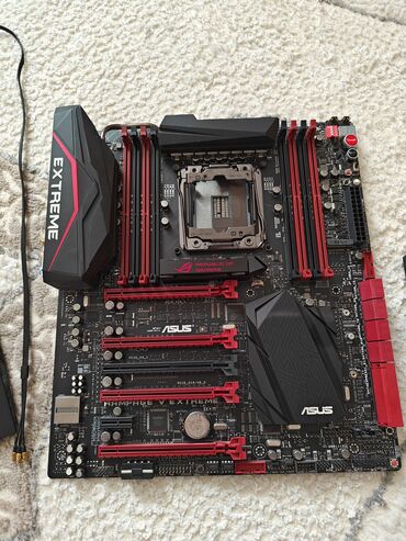 Ana platalar: Ana Platası Asus RAMPAGE V, İşlənmiş