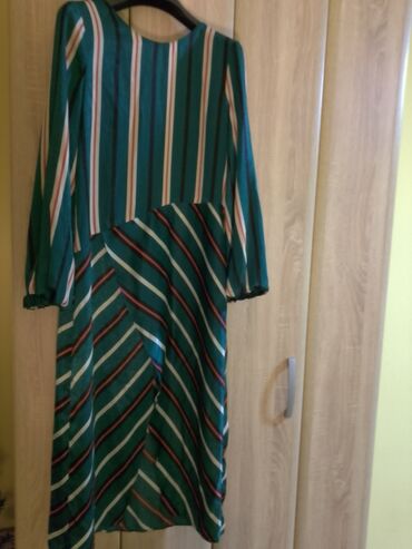 Haljine: Zara haljina,cena 1300 — 1