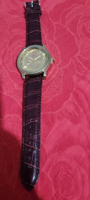 женские часы fossil: Классические наручные часы с механическим/кварцевым циферблатом