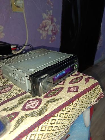 maqnitofon: Kenwood KDC-W4031 ancaq barter Xüsusiyyətlər: - Ön paneldə LCD ekran — 5